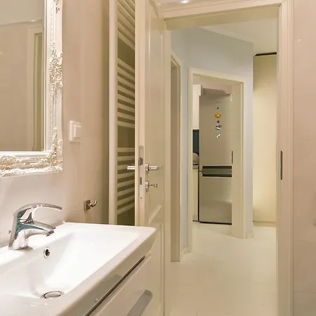 Ada Luxury Studio B20 Апартаменти