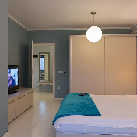 Ada Luxury Studio B20 Апартаменти Брашов