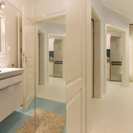 Ada Luxury Studio B20 Апартаменти *